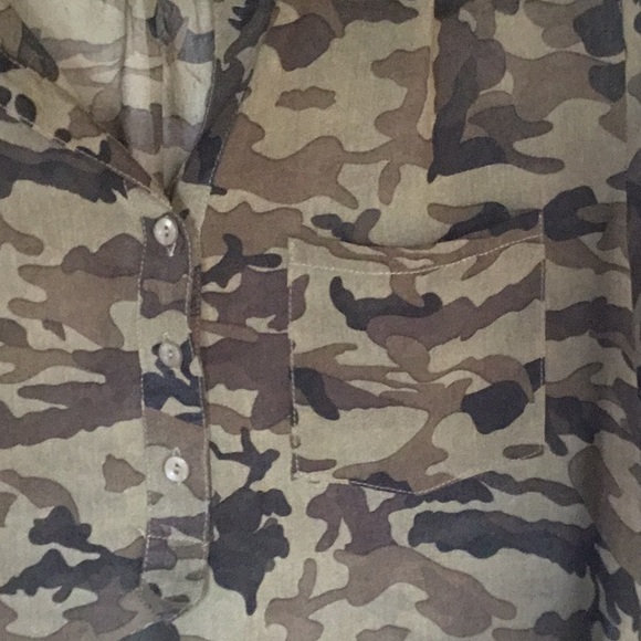 B-ENVIED CAMOUFLAGE BLOUSE SIZE MEDIUM - Picture 3 of 7